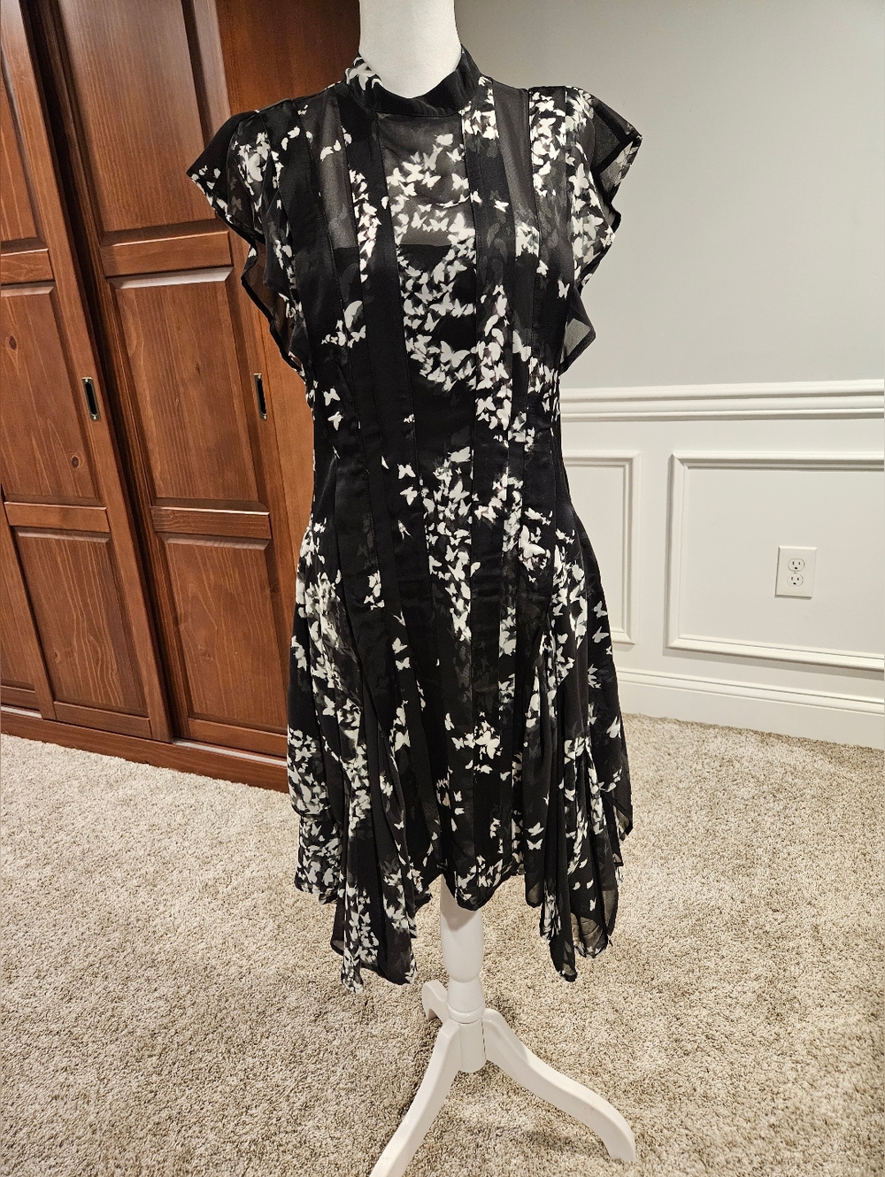 ALL SAINTS Black & White Flutter Sleeve Floral Dress -